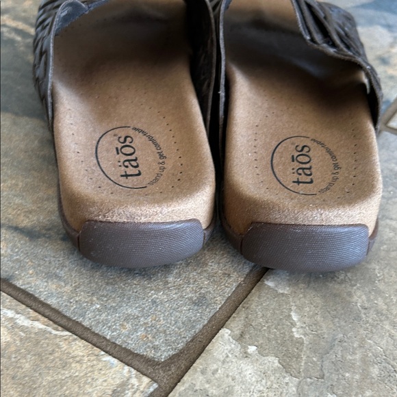 Taos Footwear Women's Dark Brown Woven Sandals - Picture 3 of 5